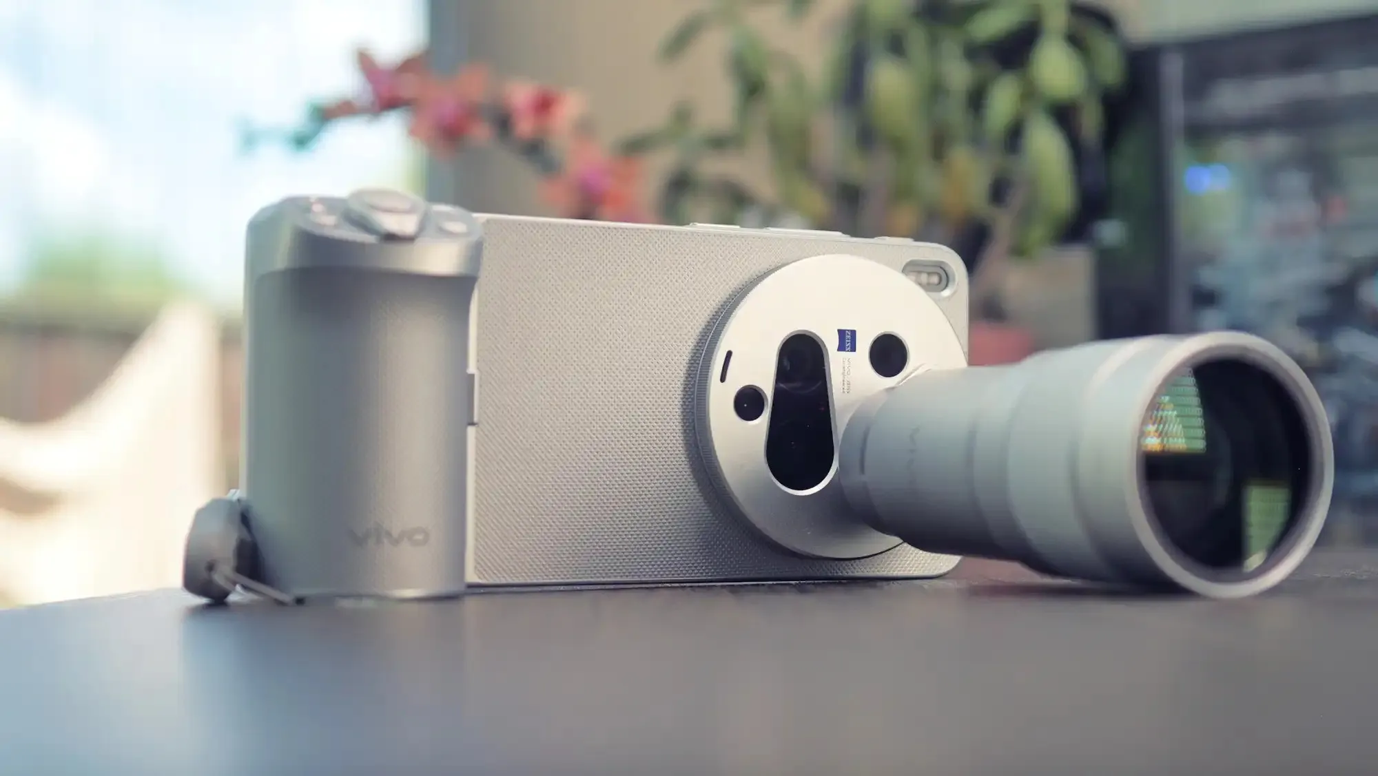 Что круче — Xiaomi 17 Ultra или Vivo X300 Ultra? Выбираем лучший фотофлагман на Android