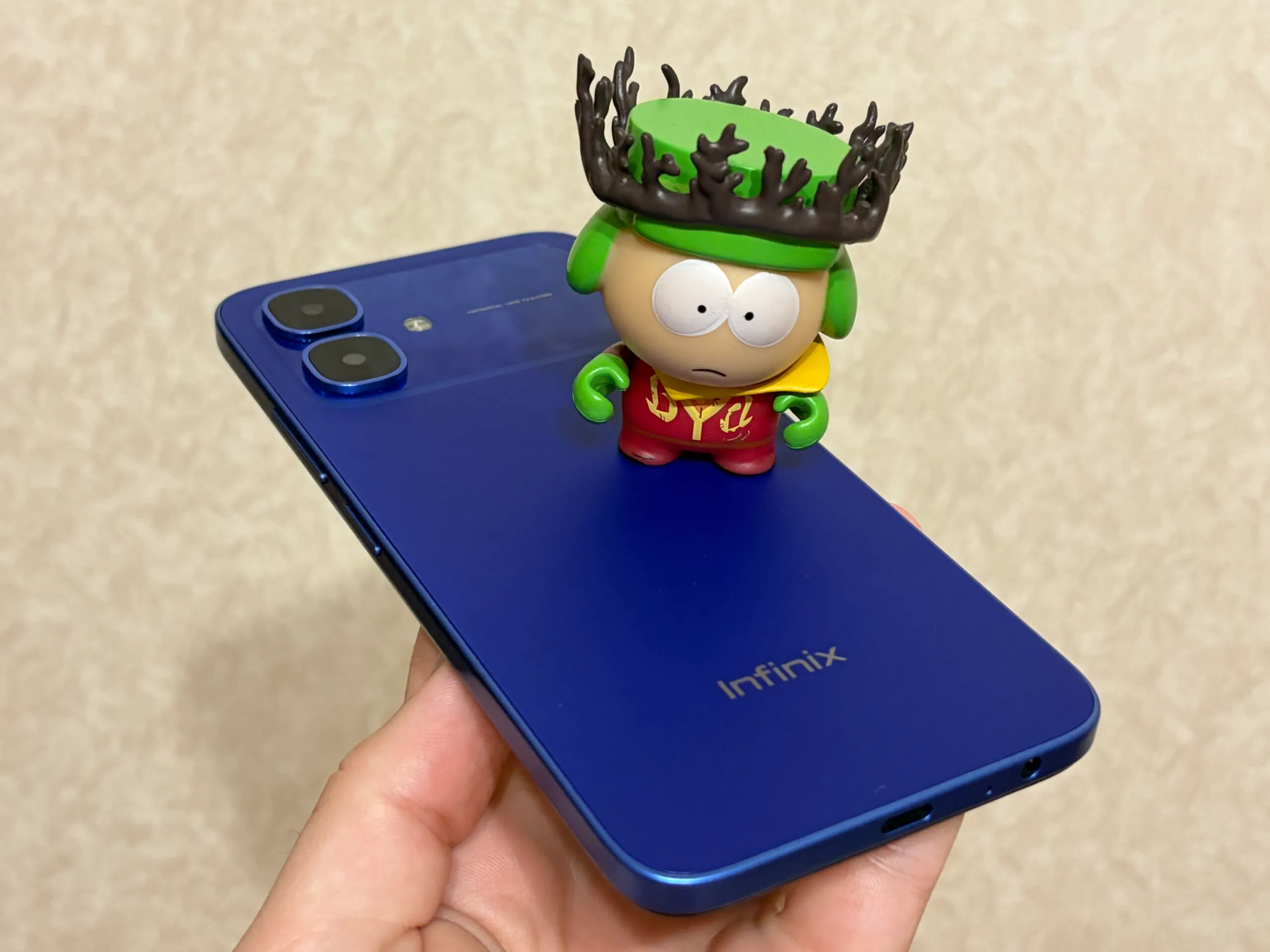 Обзор Infinix Smart 20. Что умеет смартфон, который стоит меньше 10 тысяч рублей?