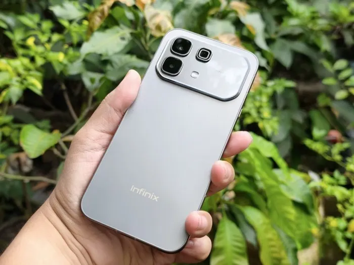 «Хотела айфон, но этот аппарат оказался лучше». Сбалансированный Infinix отдают за бесценок