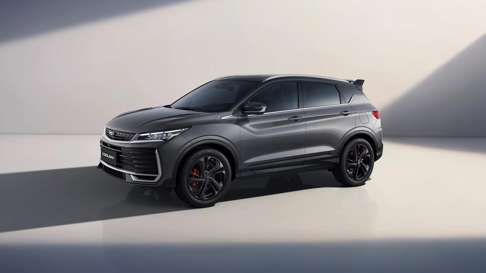 Geely Coolray резко подешевел в России. С чем связана скидка?