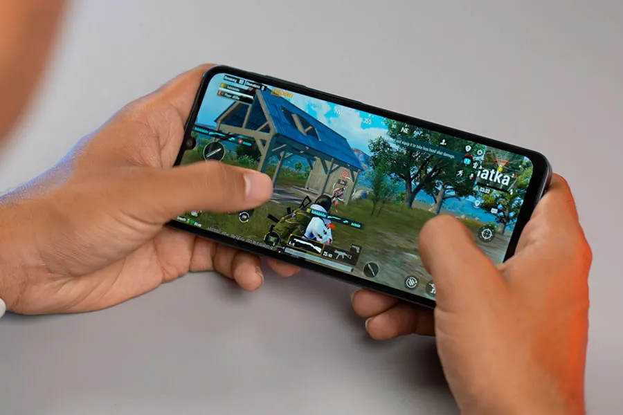 Вы видели, что Samsung Galaxy предлагает всего за 11 тысяч рублей? Плавный экран и крутую производительность