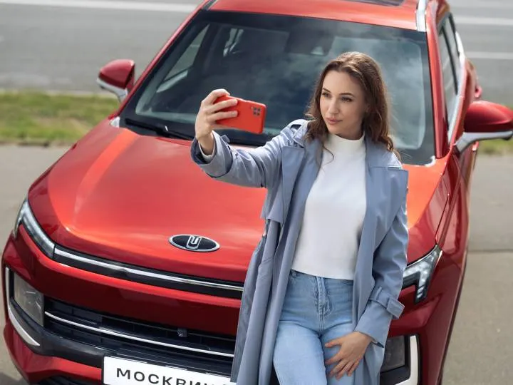 «Москвич 3» продают по рекордно низкой цене. Как получить скидку в 360 тысяч рублей?