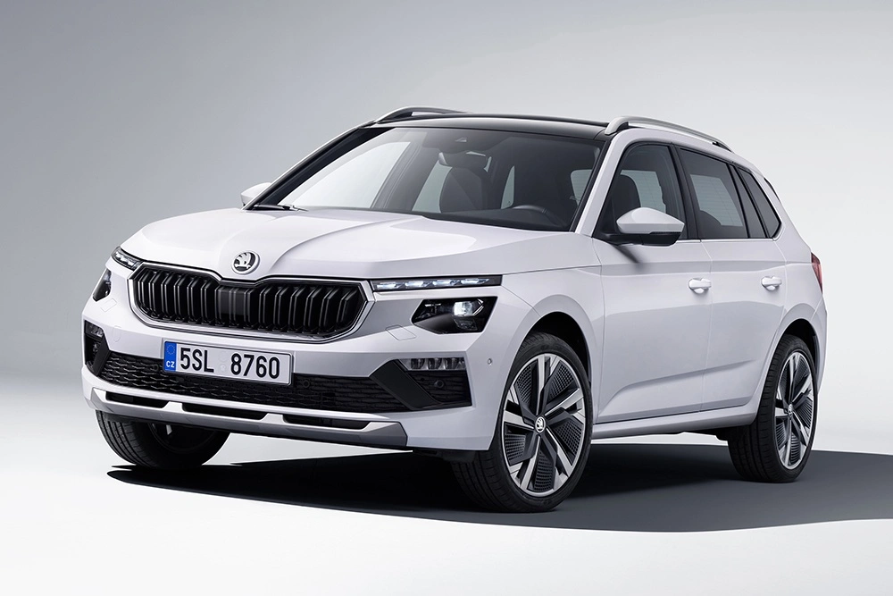 Популярный кроссовер Skoda подешевел на 1 млн рублей. У него вместительный салон, люк и полноценная мультимедиа