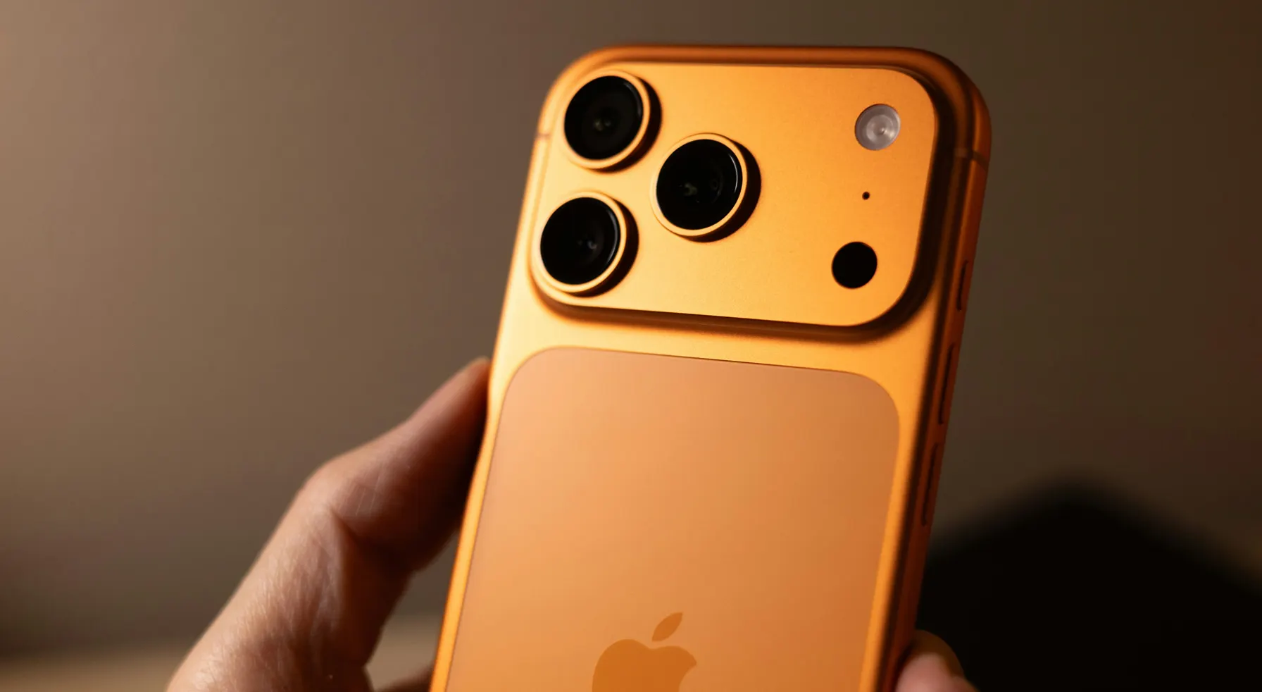 Какие iPhone покупать в России в сентябре? Мы сравнили все цены