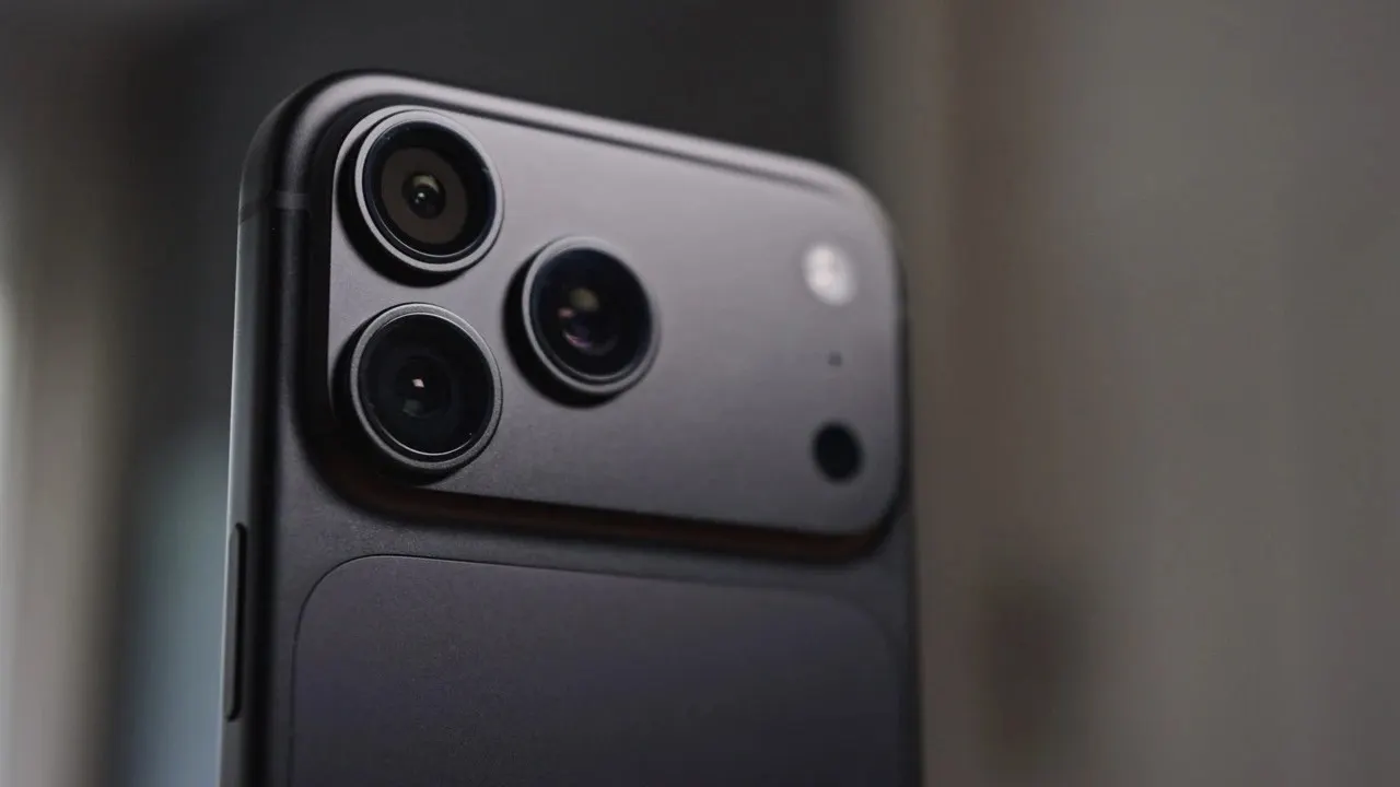 Что выбрать — Xiaomi Poco F9 Ultra или iPhone 18 Pro Max? Битва будущих бестселлеров