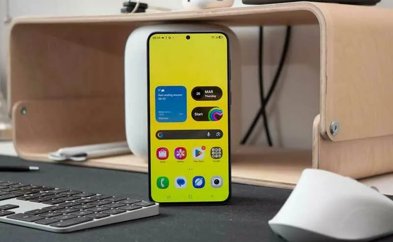 Хитовый Samsung Galaxy внезапно подешевел. Вот за что его так обожают