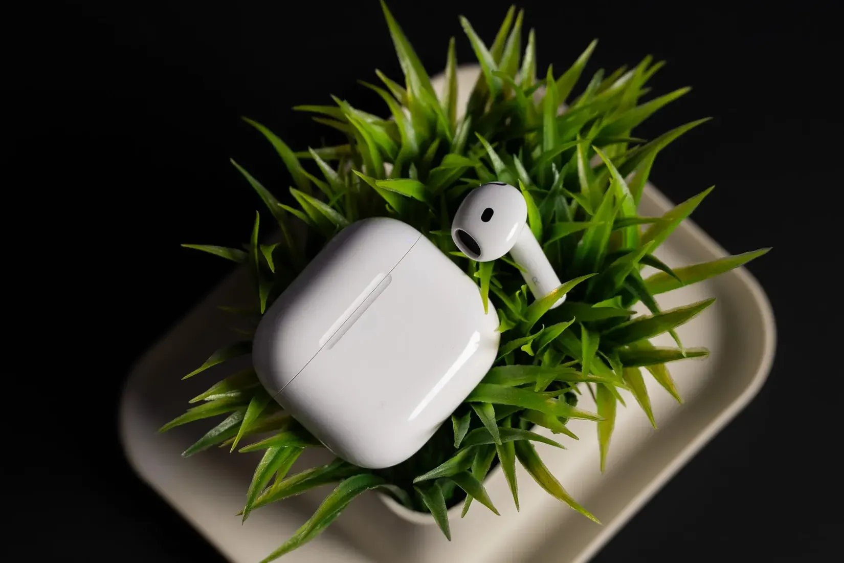 Какие наушники Apple разумно покупать в 2026 году? Есть один ультрабюджетный вариант