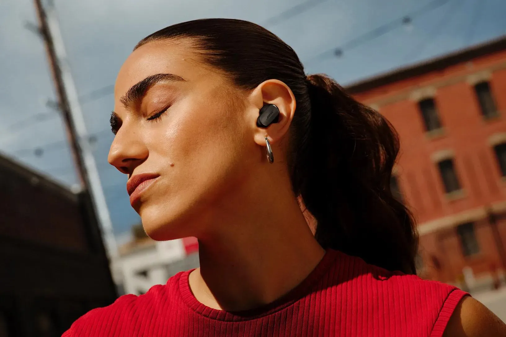 5 моделей наушников с лучшим шумоподавлением. От элитных Bose до ярких Nothing