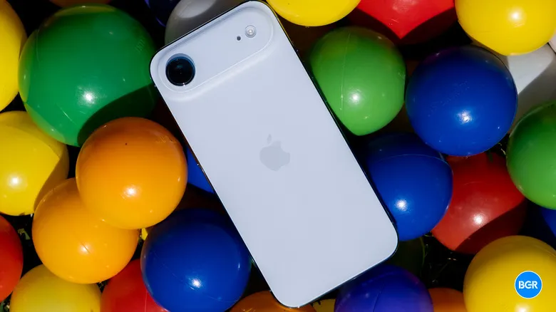 3 лучших iPhone, которые выгодно брать осенью. Например, подешевевший iPhone Air
