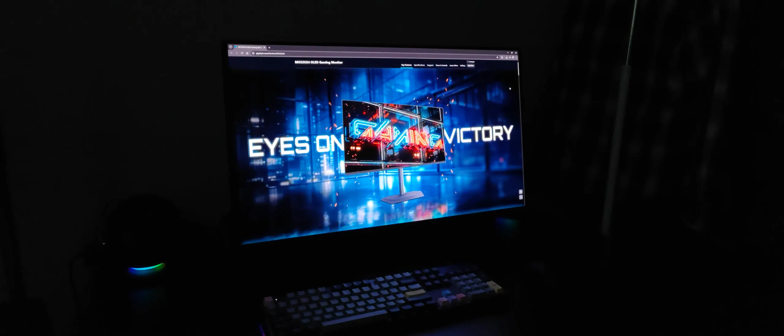Обзор GIGABYTE MO32U24. Универсальный QD-OLED монитор без очевидных компромиссов