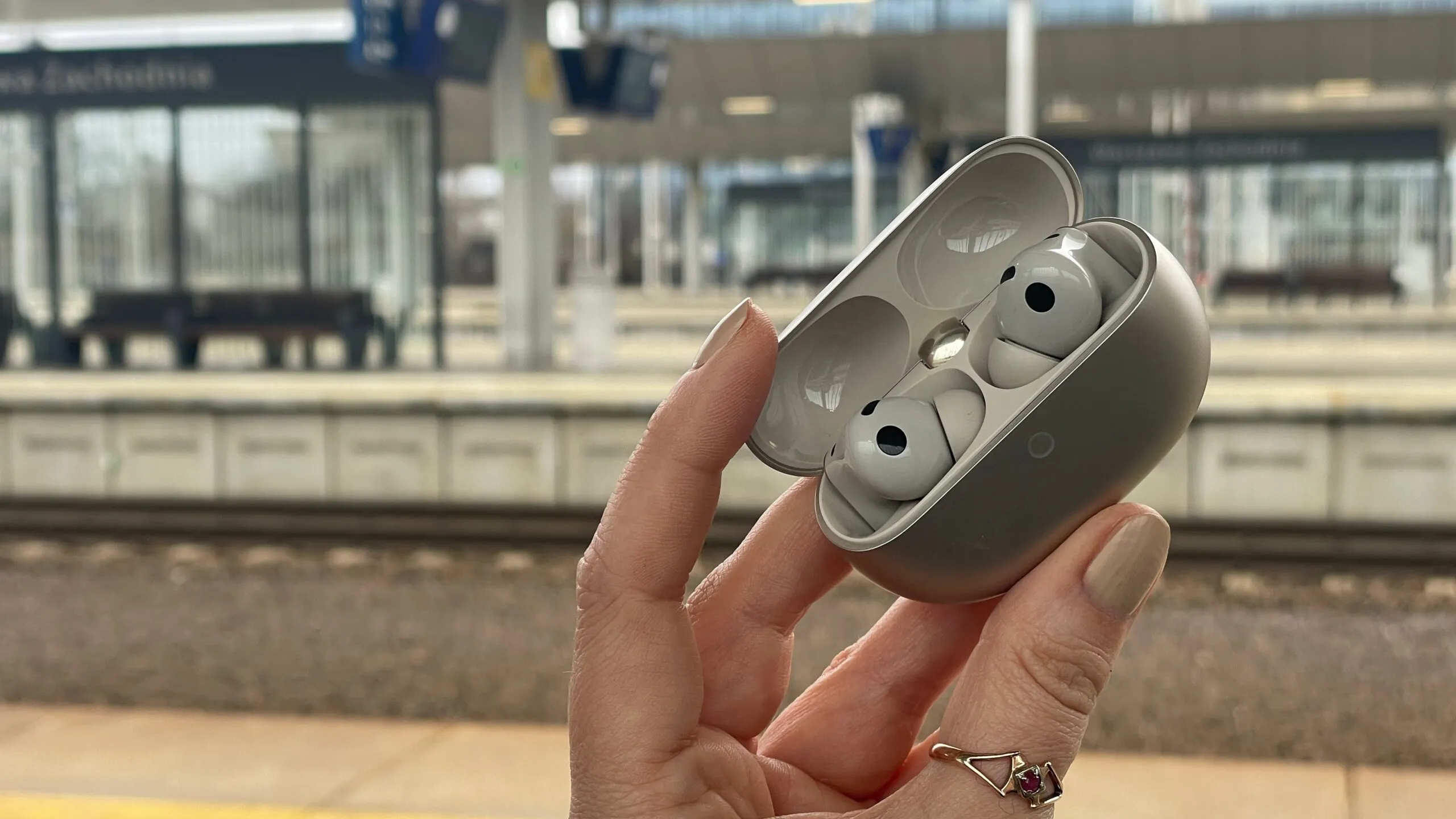 Премиальный звук и мощное шумоподавление. Почему Huawei FreeBuds Pro 5 — лучшая гарнитура в своем сегменте