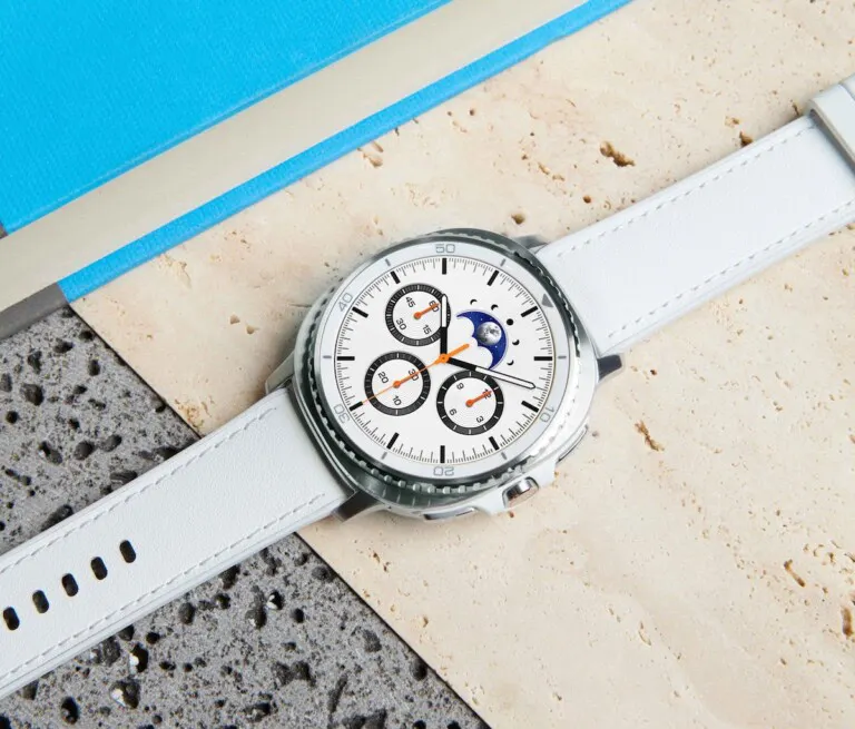 Забираем Samsung Galaxy Watch8 Classic со скидкой. Это самые сбалансированные часы бренда 