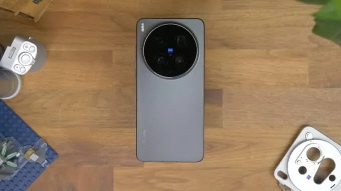 Vivo X300 Ultra
