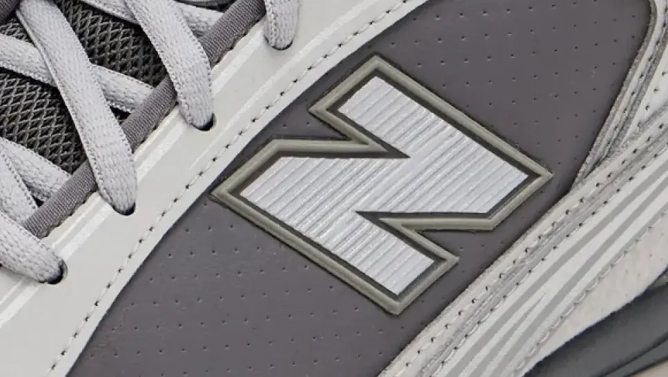 Кроссовки от New Balance получили красные ценники на Маркете. Скидки радуют