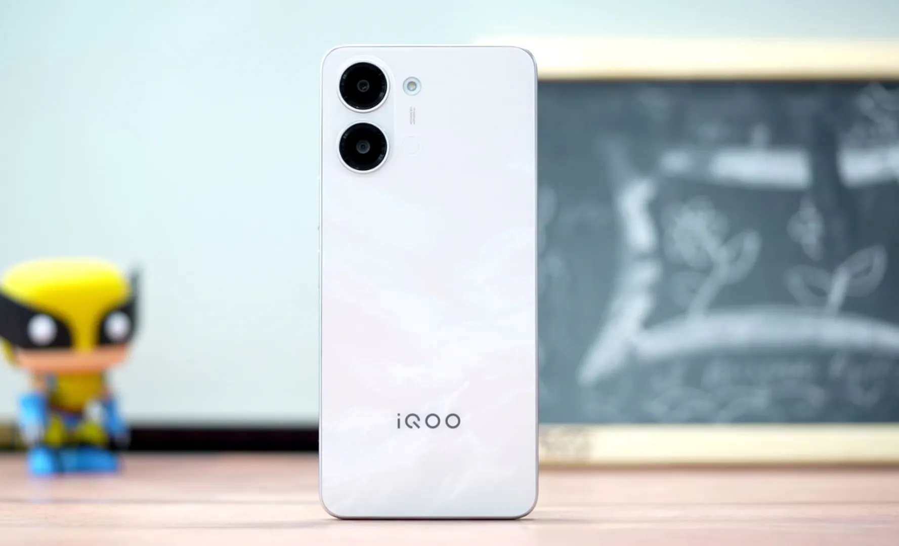 Срочно хватаем iQOO Z11 Lite. Секретный смартфон выносит конкурентов от Realme и Xiaomi