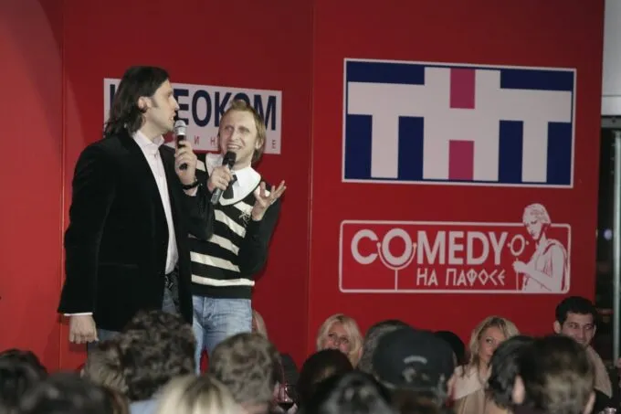 Александр Ревва и Гавр на фестивале Comedy Club в кипрском Пафосе (фото: соцсети Comedy Club)