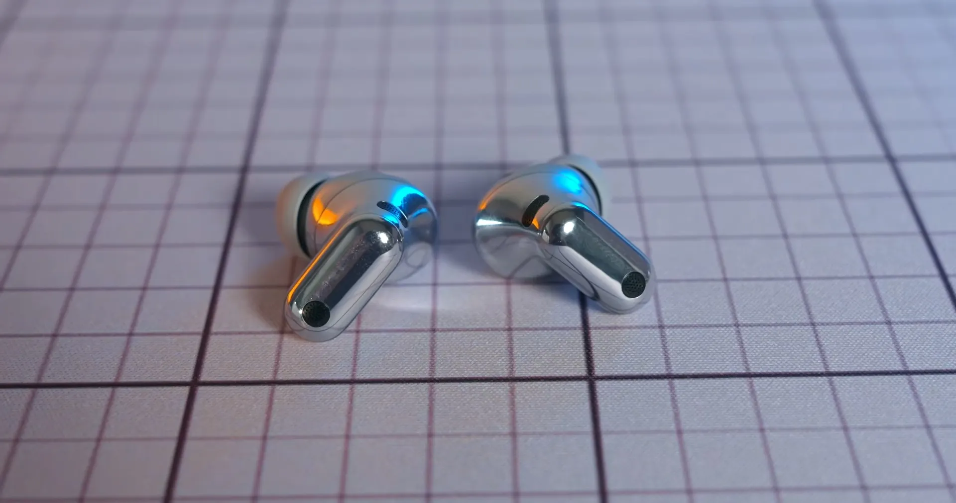 Huawei FreeBuds Neo только вышли, а их уже сливают со скидкой. Отличные наушники с поддержкой Hi-Res и шумодавом