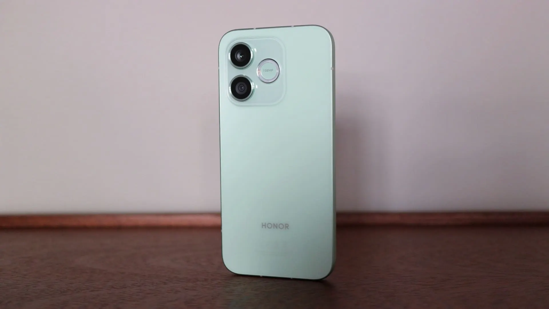 Honor 600 Lite подешевел в России. Это самый сбалансированный смартфон бренда 