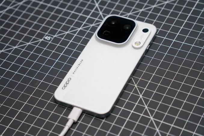 Камерофоны Oppo только вышли, а их уже сливают со скидками. Вот чем хороши Find X10 и X10 Pro Max