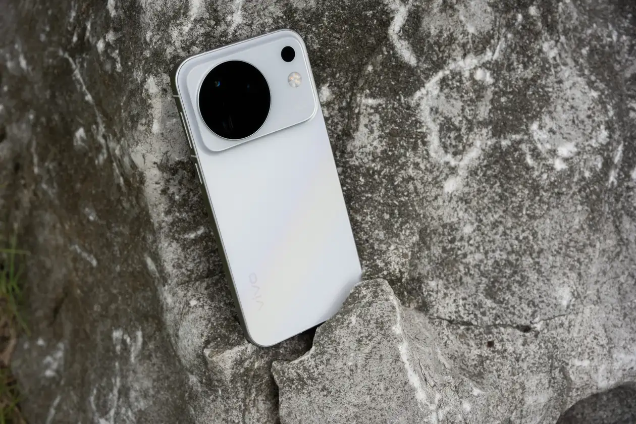 Смартфон Vivo X500