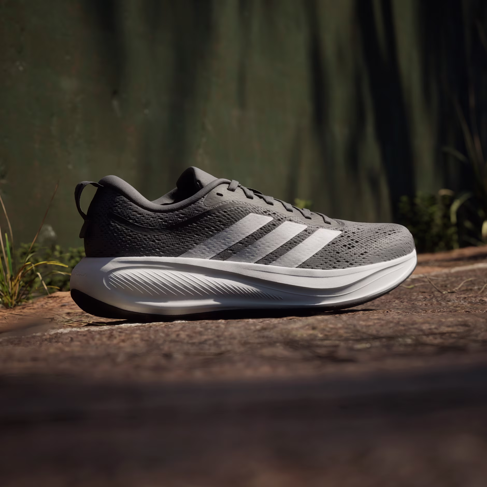 Кроссовки от adidas, Nike и Puma отдают без наценок. 5 пар, которые точно надо взять