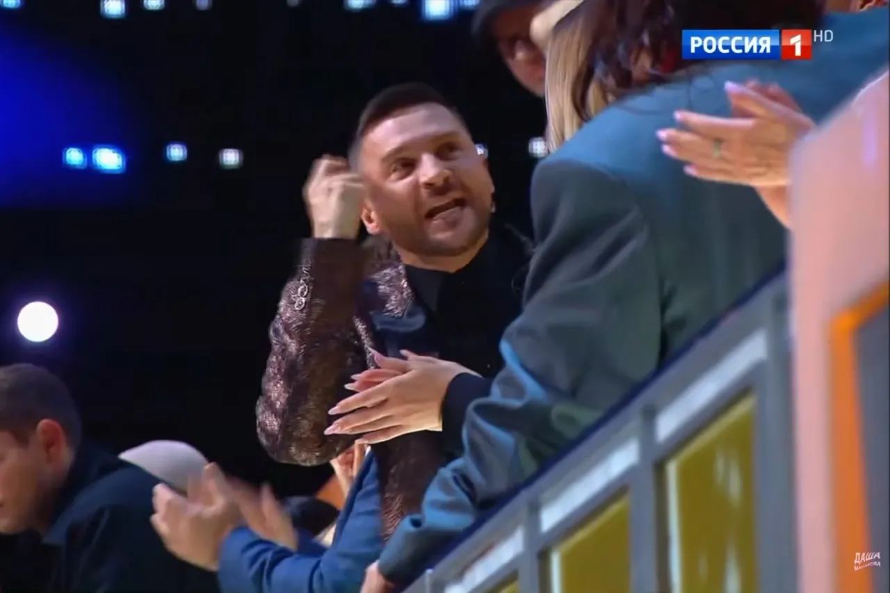 Сергей Лазарев наорал на экспертов «Ну-ка, все вместе». Певец заступился за ютуб-обзорщицу шоу