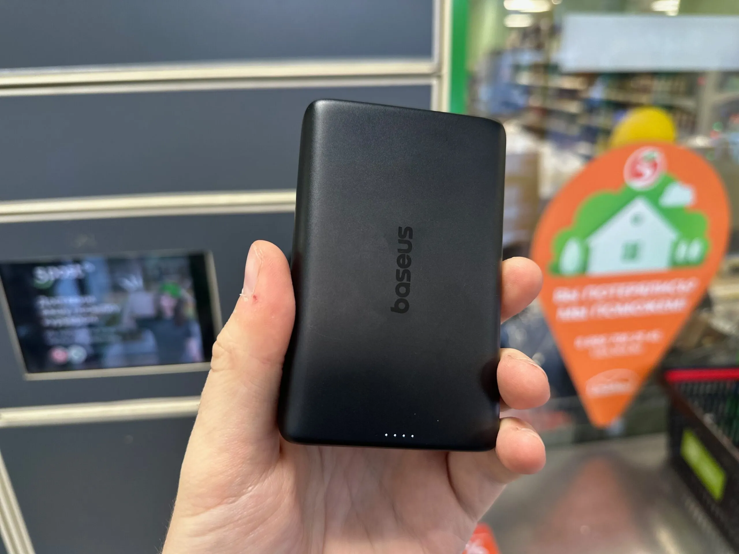 Крайне удобный пауэрбанк для iPhone. Обзор Baseus PicoGo AM52