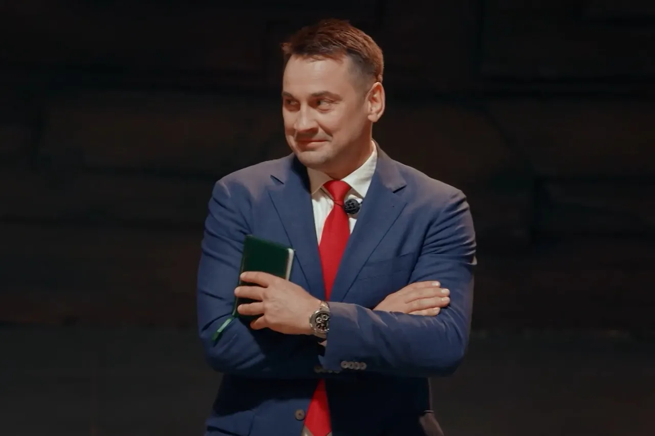 Что Дмитрий Носов пишет в блокноте в «Титанах»? Экс-дзюдоист постоянно сидит с книжечкой на шоу ТНТ