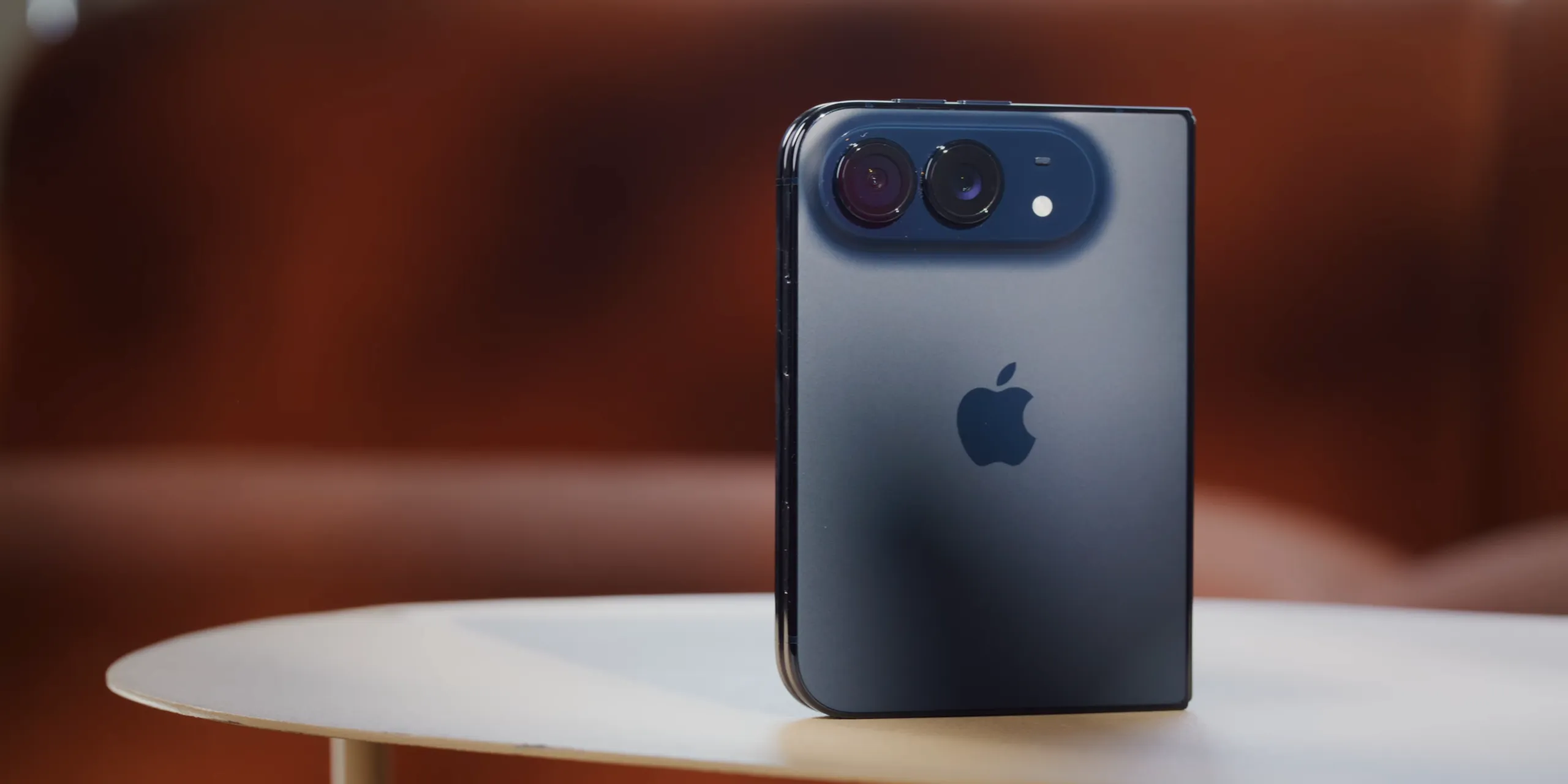 Вышел первый обзор iPhone Duo. У него правда куча компромиссов
