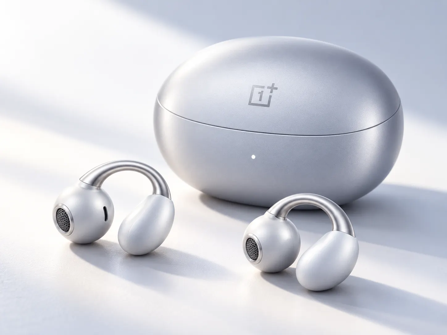 OnePlus представила наушники-клипсы Buds Clip. Они легкие и имеют хорошую автономность